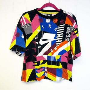 Nike Sportswear Abstract Colored Short Sleeve Top Small